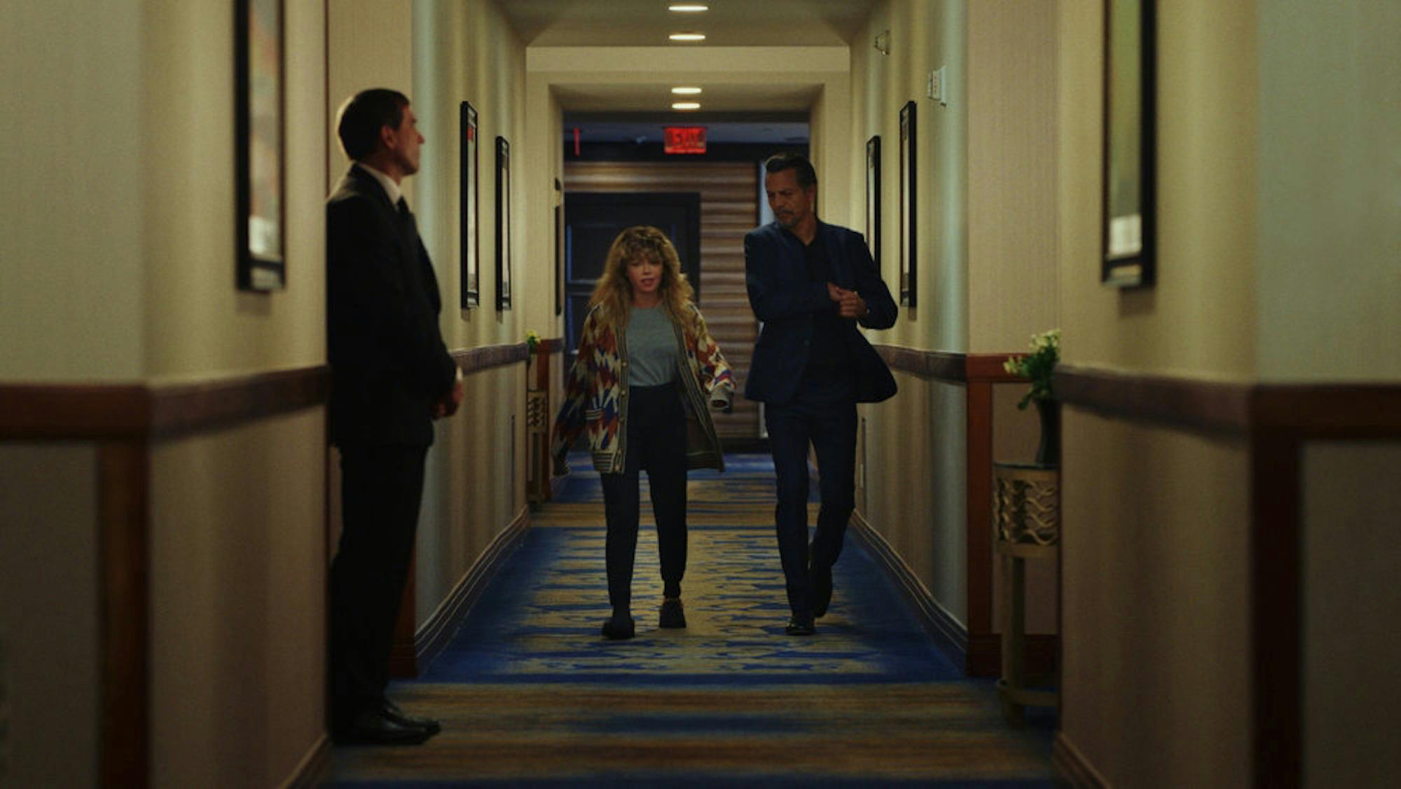 natasha lyonne (left) and benjamin bratt (right) in poker face season 1