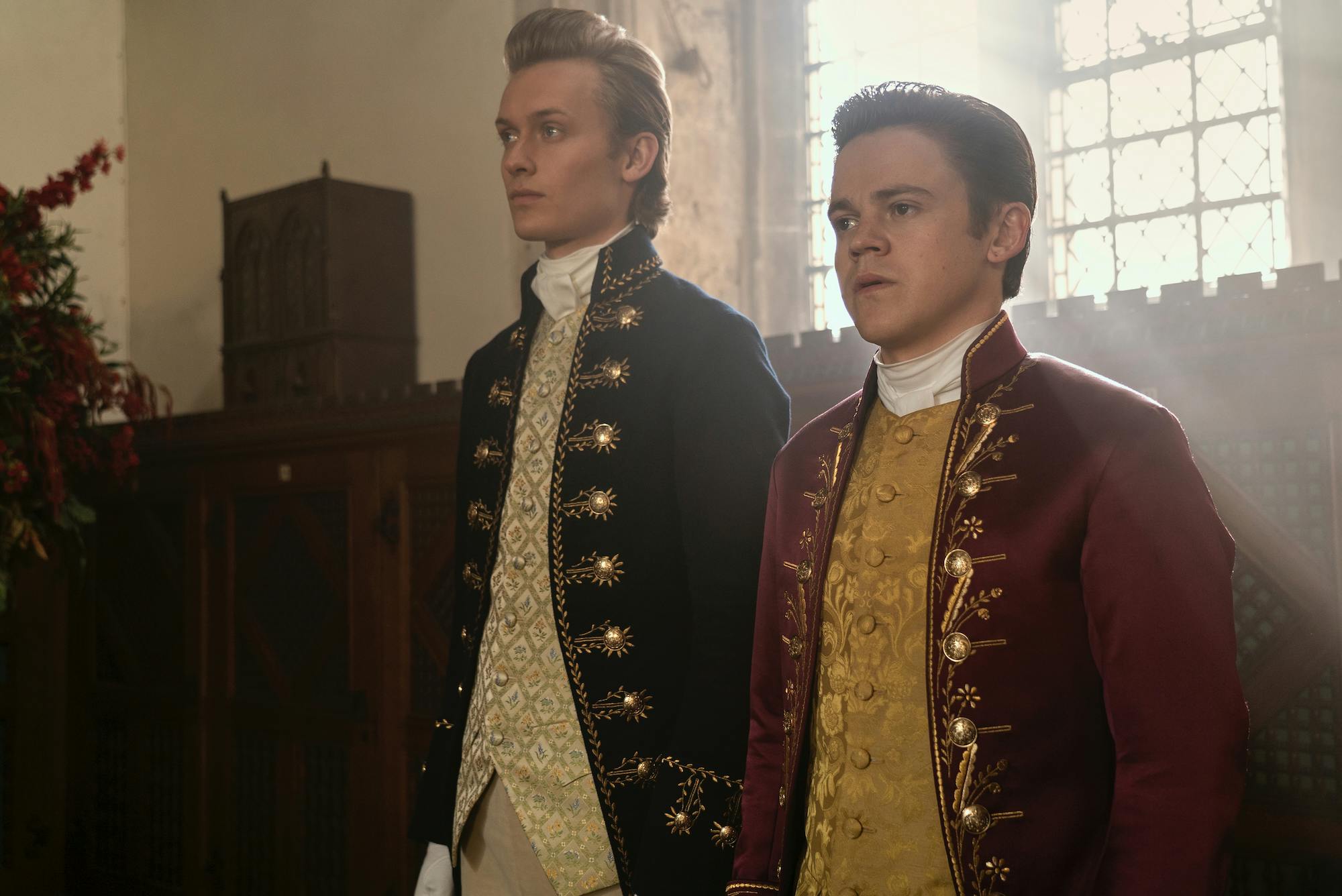 freddie dennis (left) sam clemmett (right) in queen charlotte