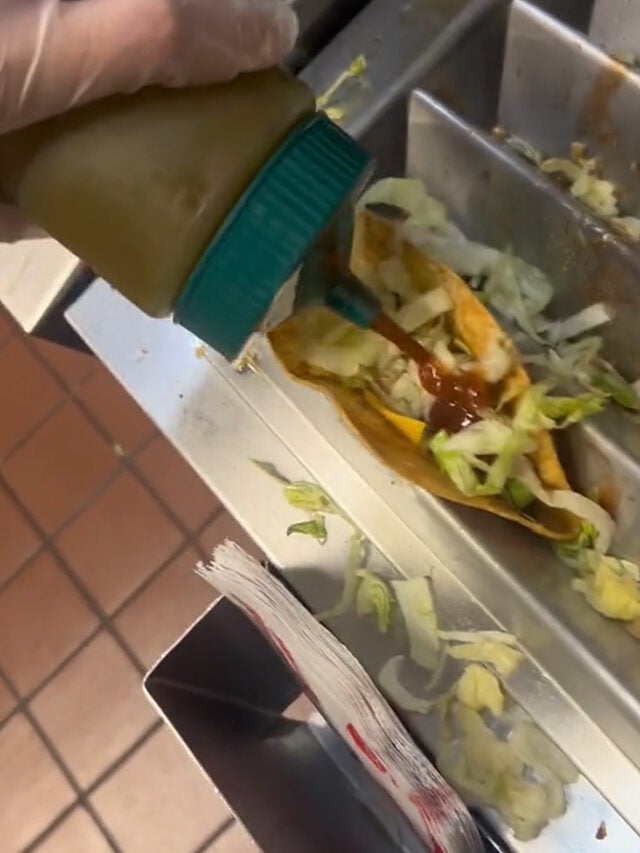 Jack in the Box Worker Shows How the Tacos Are Made