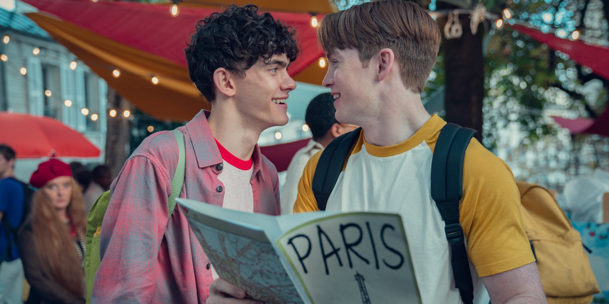 joe locke as charlie spring (left) and kit connor as nick nelson (right) in heartstopper season 2