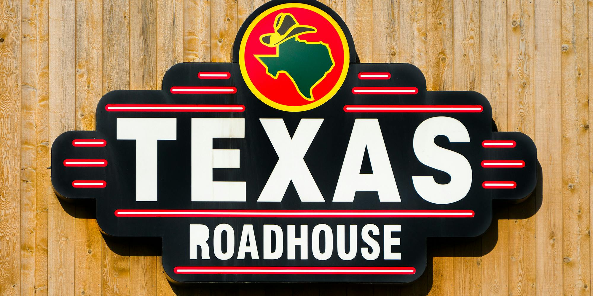 Texas Roadhouse exterior sign and logo