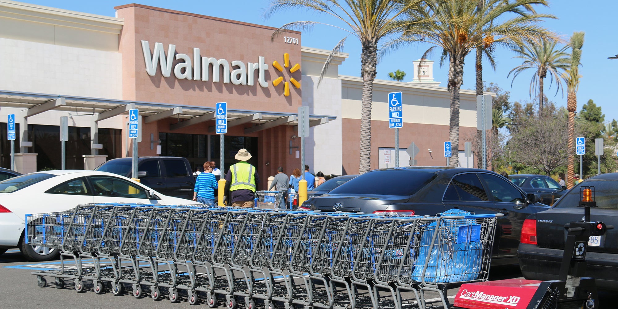 Is Walmart Really Charging Customers to Use Shopping Carts?
