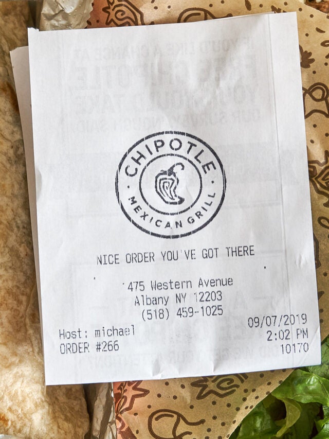Chipotle workers share why you should never place your orders online The Daily Dot