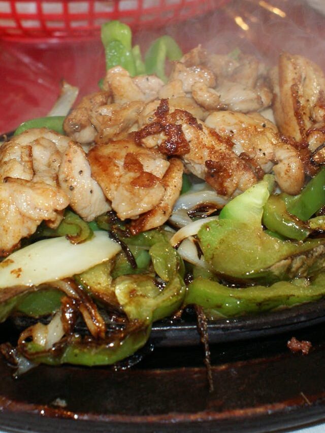 Applebee’s Worker Reveals “Lie” Behind Sizzling Chicken Fajitas