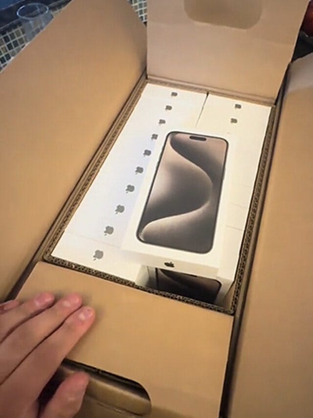 Customer orders 4 iPhone 15 Pro Maxes. He receives 60 instead