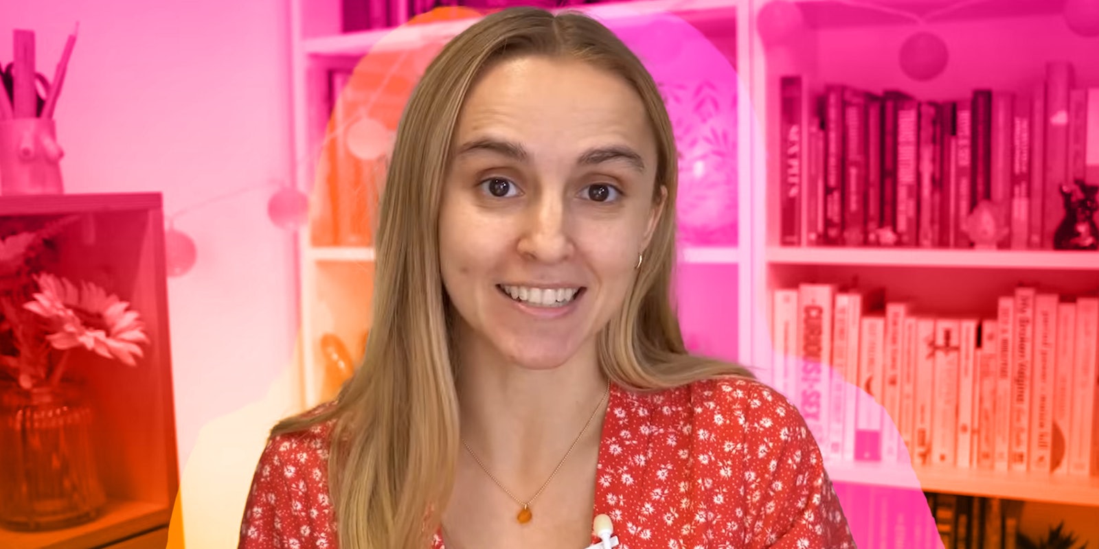 Sexpert r Hannah Witton explains the struggles of having big boobs  in hilarious vlog post