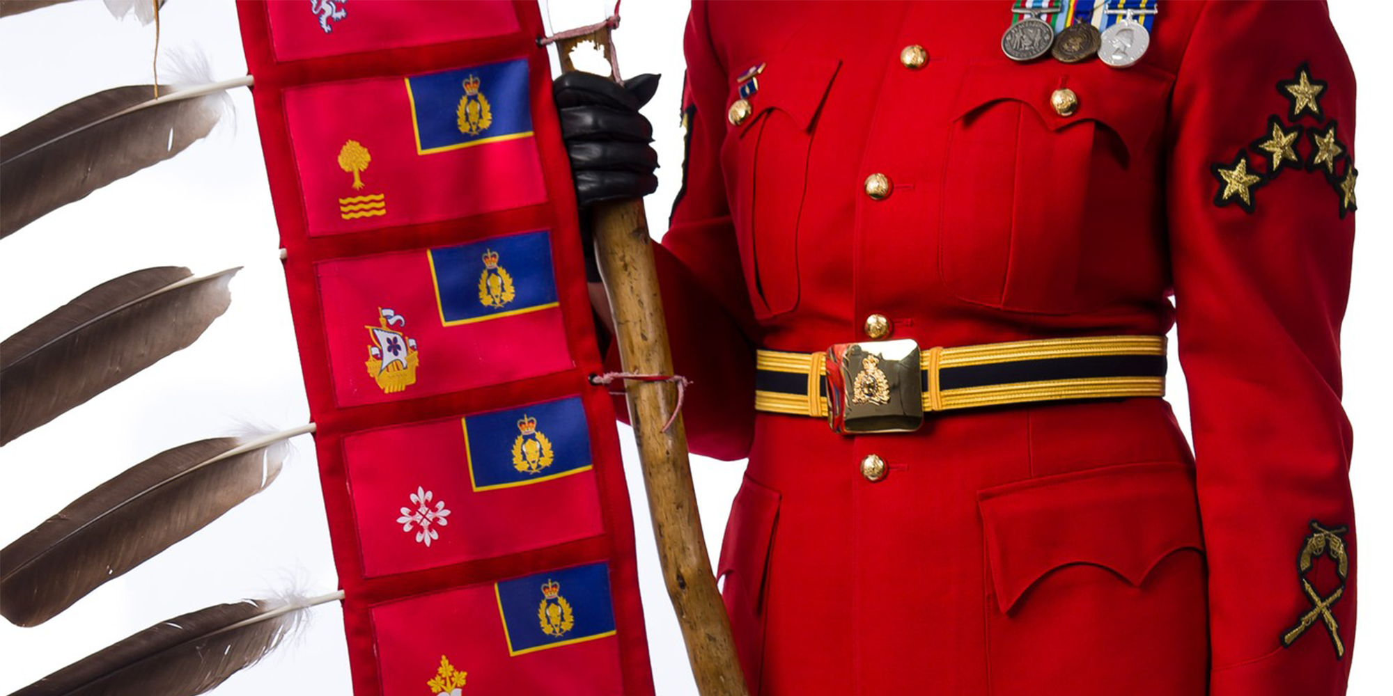 Canadian police get backlash for uniform that looks like Native headdress
