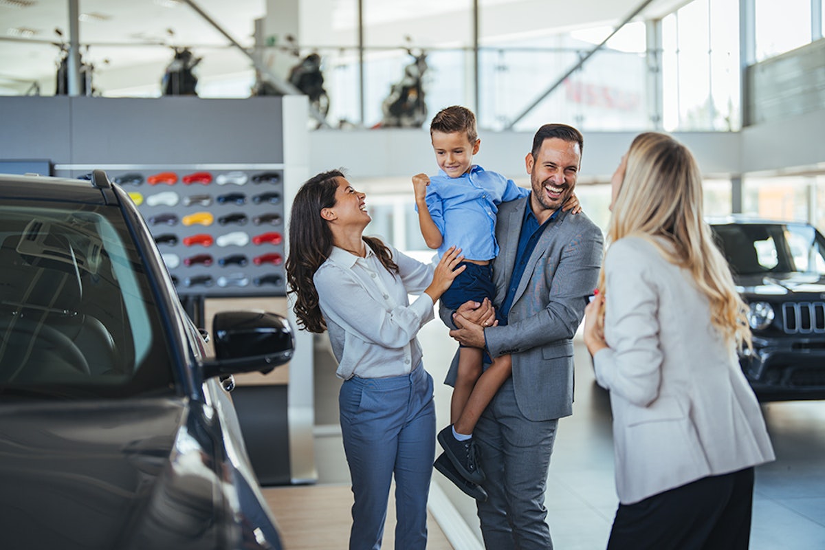 6 Signs That Will Give You Away at the Car Dealership