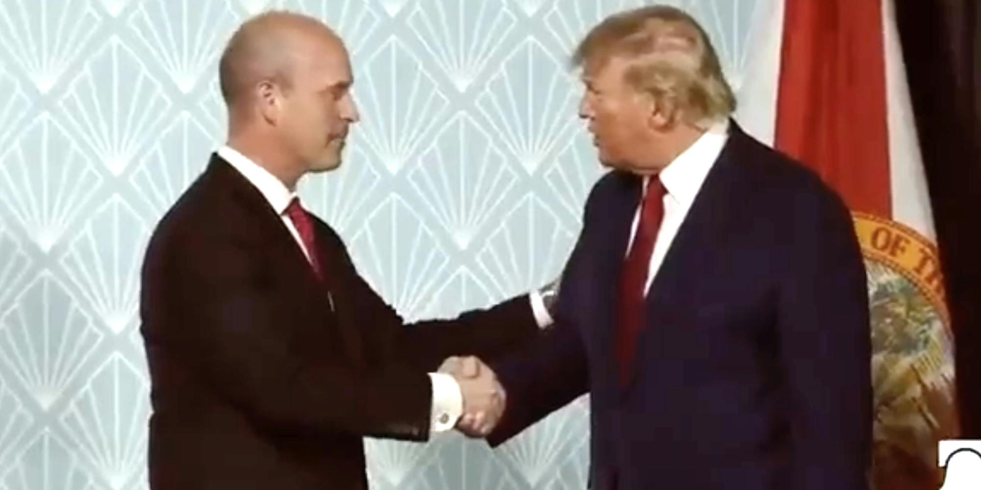 Kevin Roberts and Donald Trump shaking hands