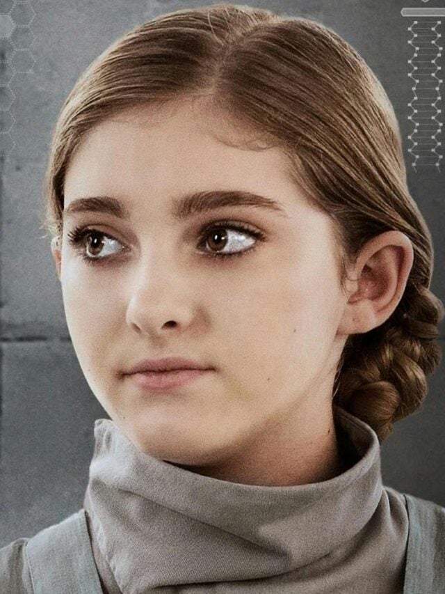 people dancing (l&r) Primrose Everdeen from The Hunger Games (c)