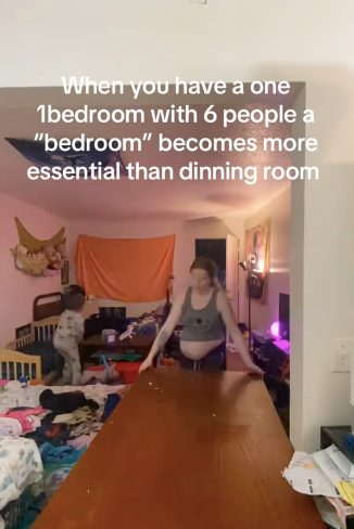 The mom with seven kids moving table