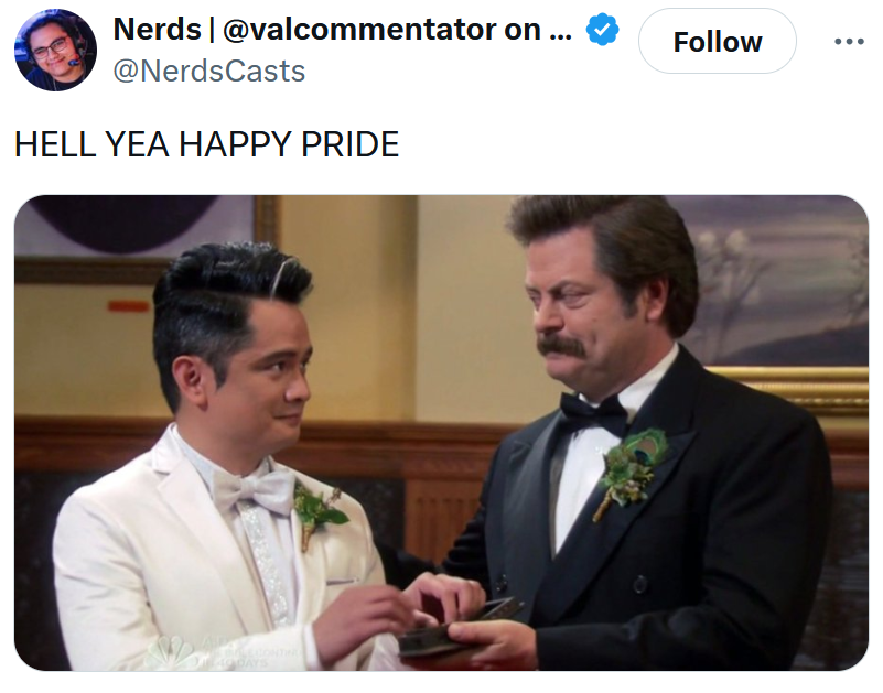 Tweet Reading 'Hell Yea Happy Pride' com uma captura de tela de Nick Offerman de Parks and Recreation.