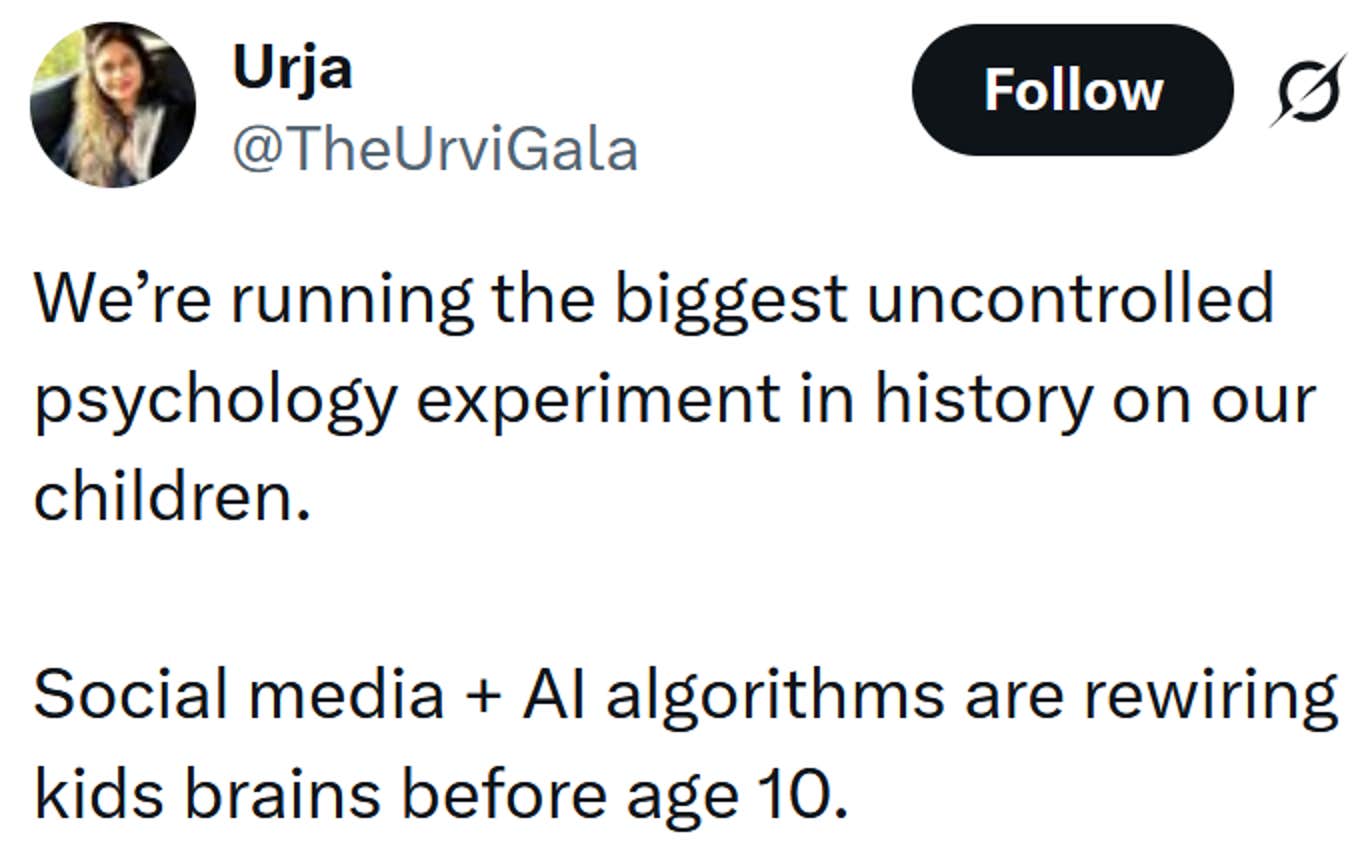 Tweet lendo 'Estamos realizando o maior experimento psicológico descontrolado da história com nossos filhos. Algoritmos de mídia social e IA estão religando o cérebro das crianças antes dos 10 anos.