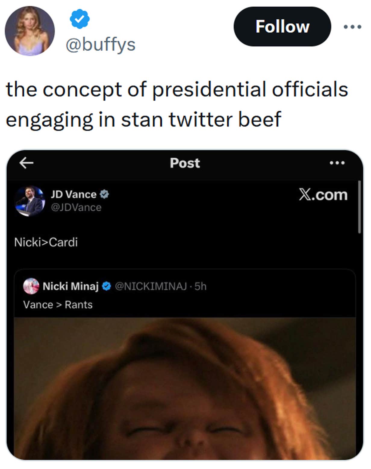Tweet com uma captura de tela da resposta de JD Vance a uma postagem de Nicki Minaj lendo 'o conceito de funcionários presidenciais engajados em brigas no Twitter'