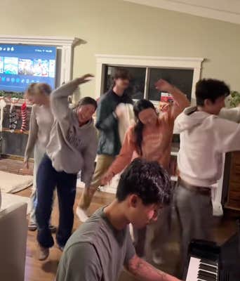 @saddest.alex/TikTok. playing piano and dancing along with Charlie Brown theme