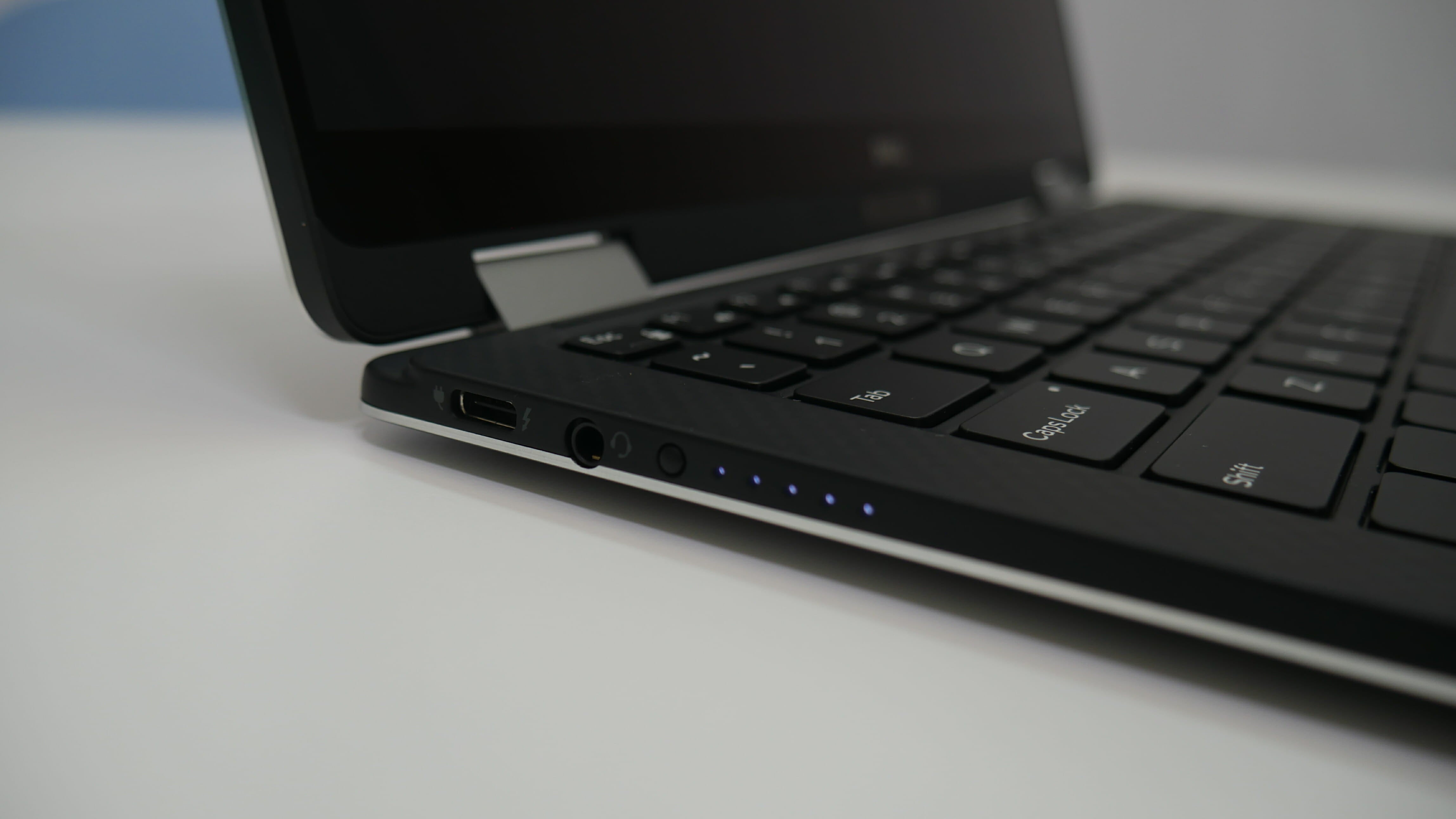 dell xps 13 ports