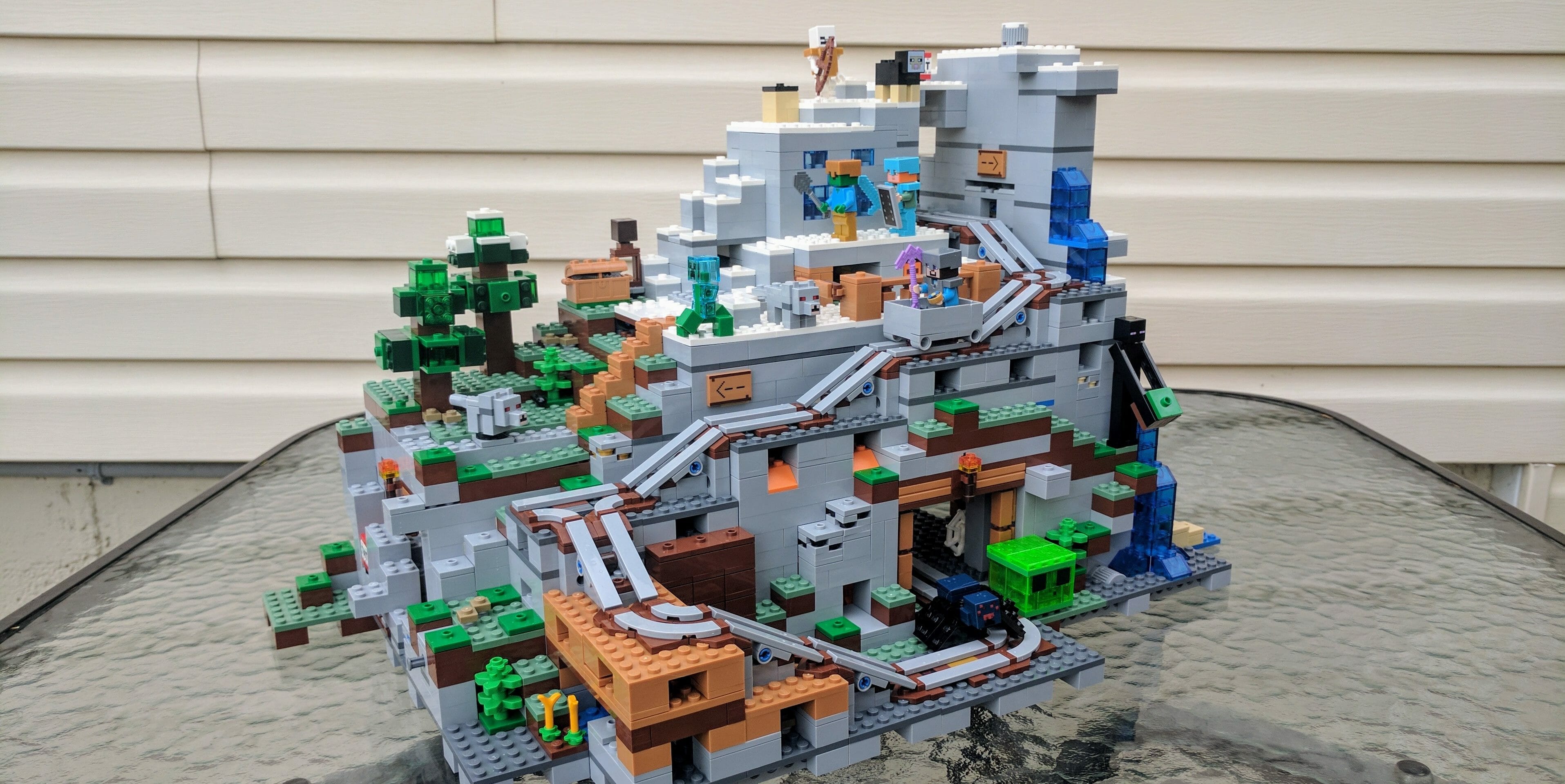 Lego Grings Minecraft to Real Life With the Lego Minecraft