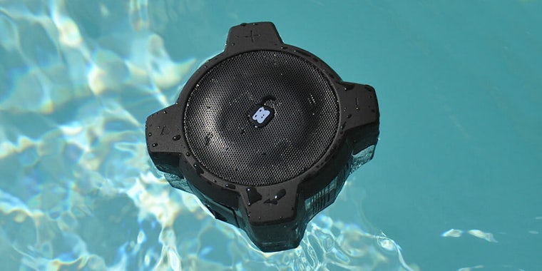 Floating bluetooth speaker