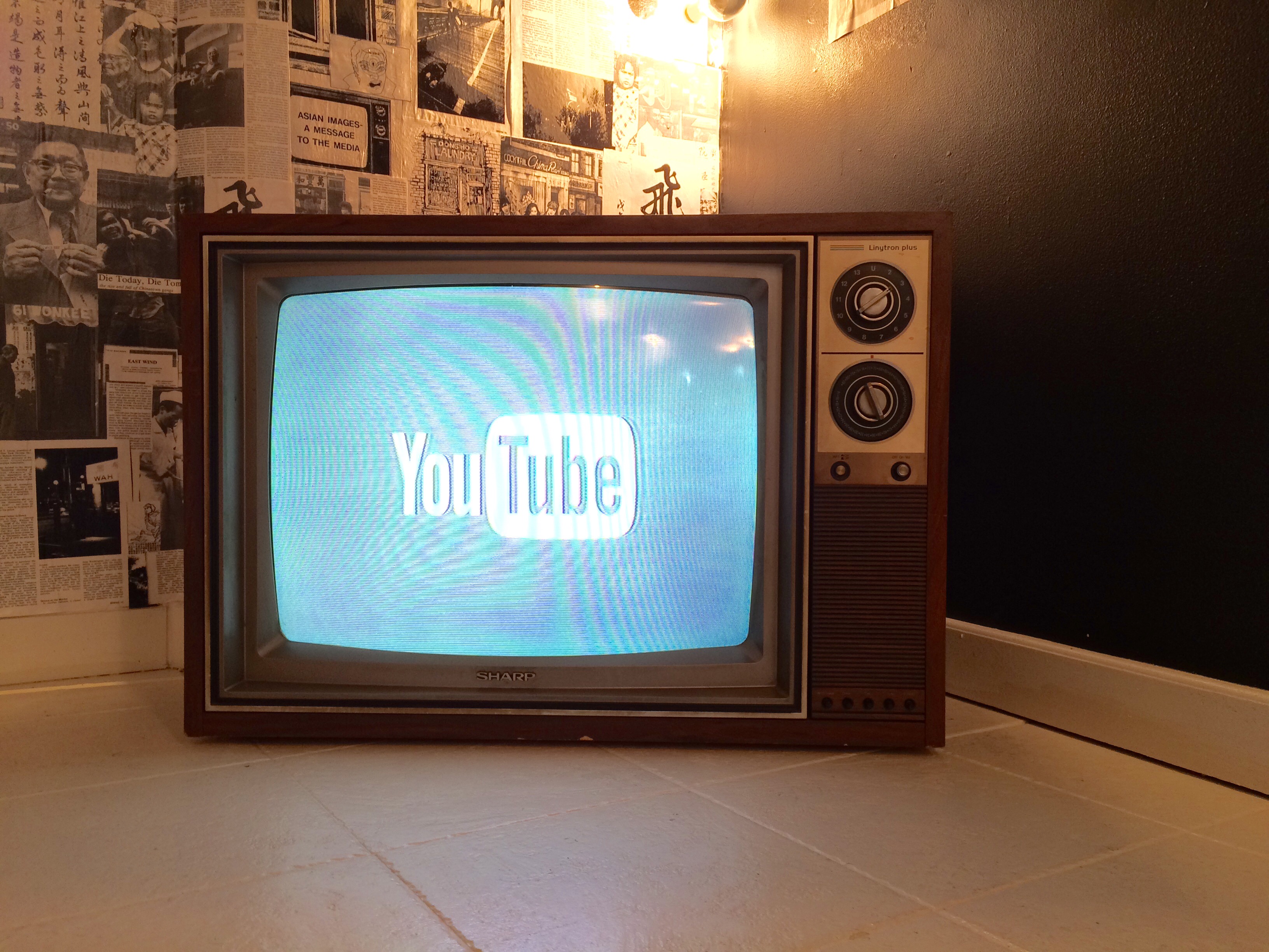 How to watch 2025 youtube on old tv