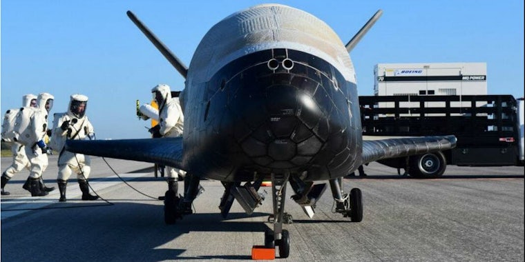 air force secret space plan spacecraft landing