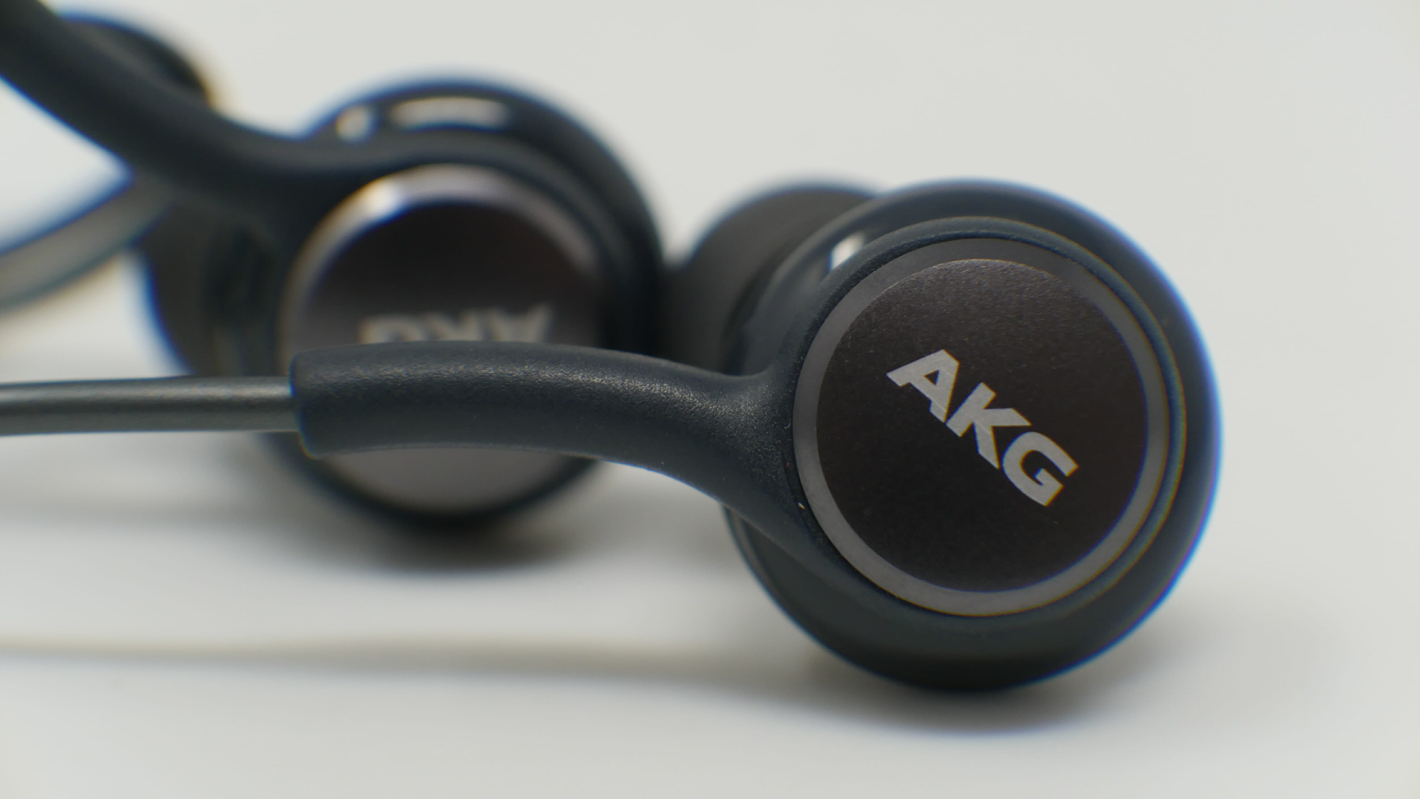 Akg best sale note 8