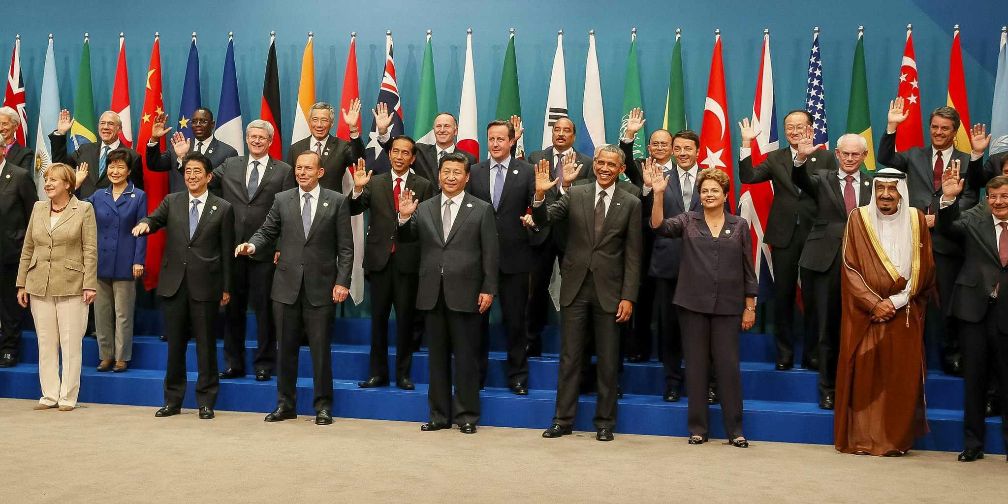 Cats wander onstage at the G20 summit