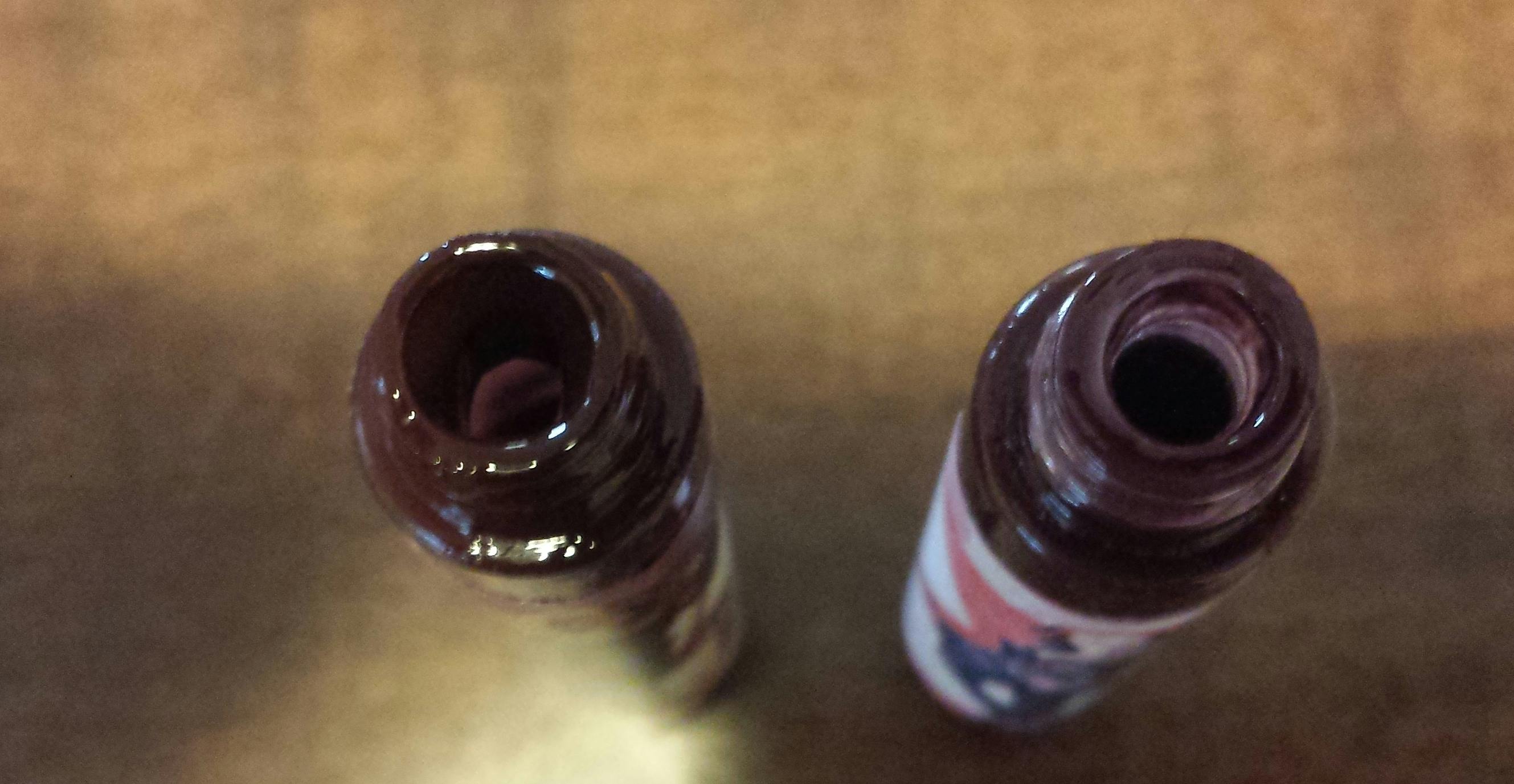 Original gloss without a stopper (left). The new gloss with the stopper included (right).