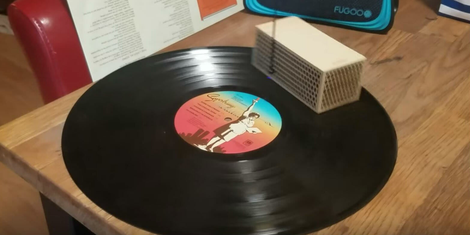 RokBlok Wireless Record Player Gets Wrecked on Reddit