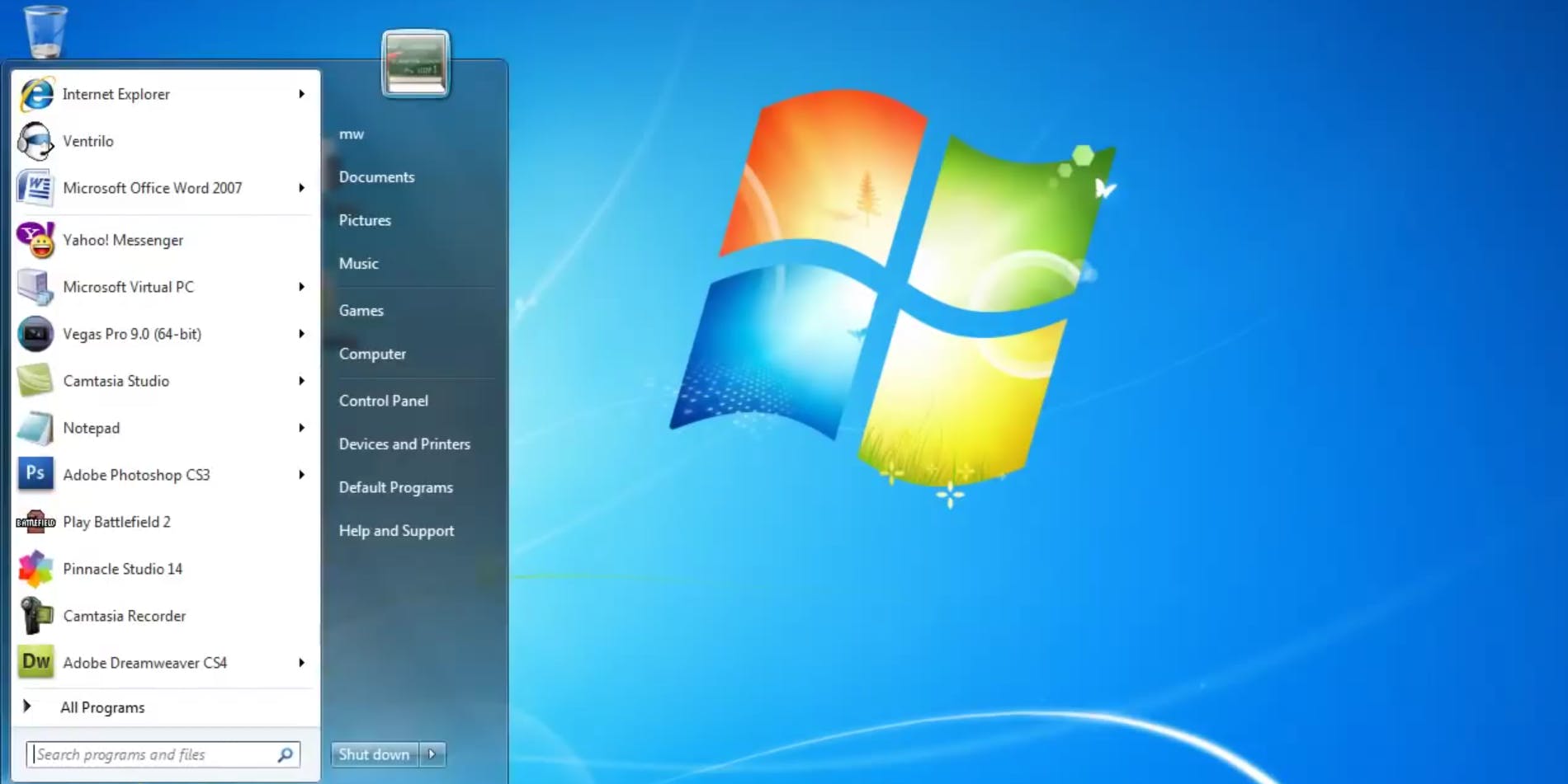 Windows 7 programs. Виндовс 7 корпоративная. Чистая виндовс 7. Windows 7 симулятор. Виндовс 7 64 бит рабочий стол.