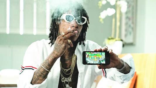 Wiz Khalifa holds game