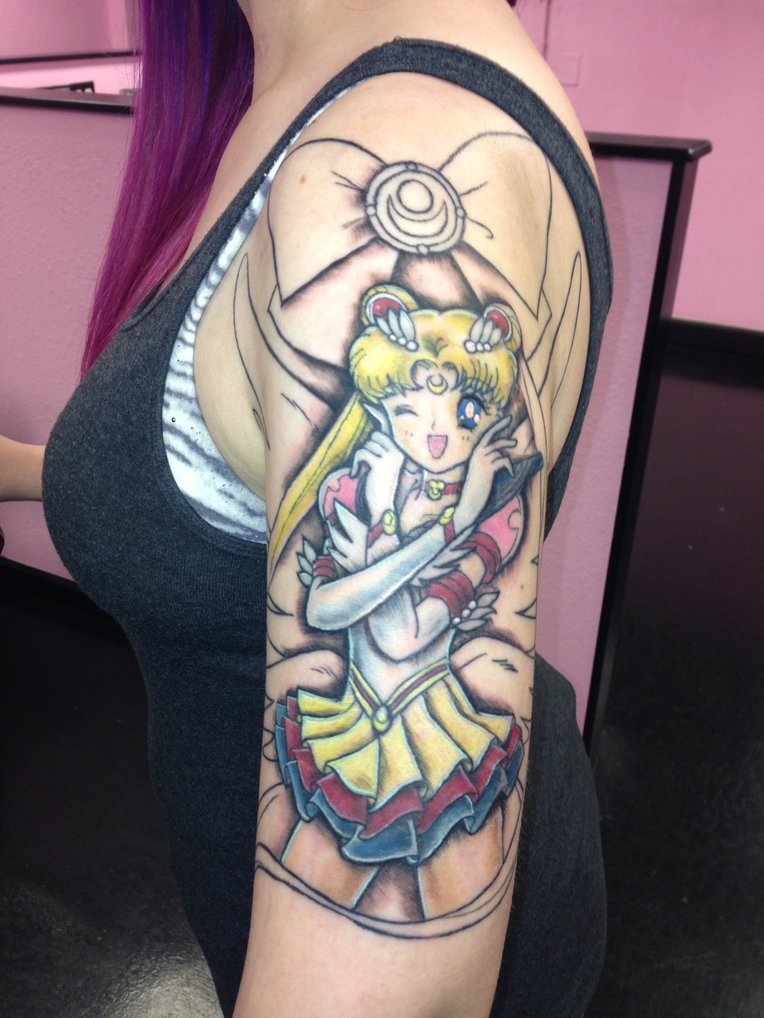 Woman goes in for tiny tattoo, gets giant 'Sailor Moon' sleeve instead - The Daily Dot Woman goes in for tiny tattoo, gets giant 'Sailor Moon' sleeve instead - The Daily Dot