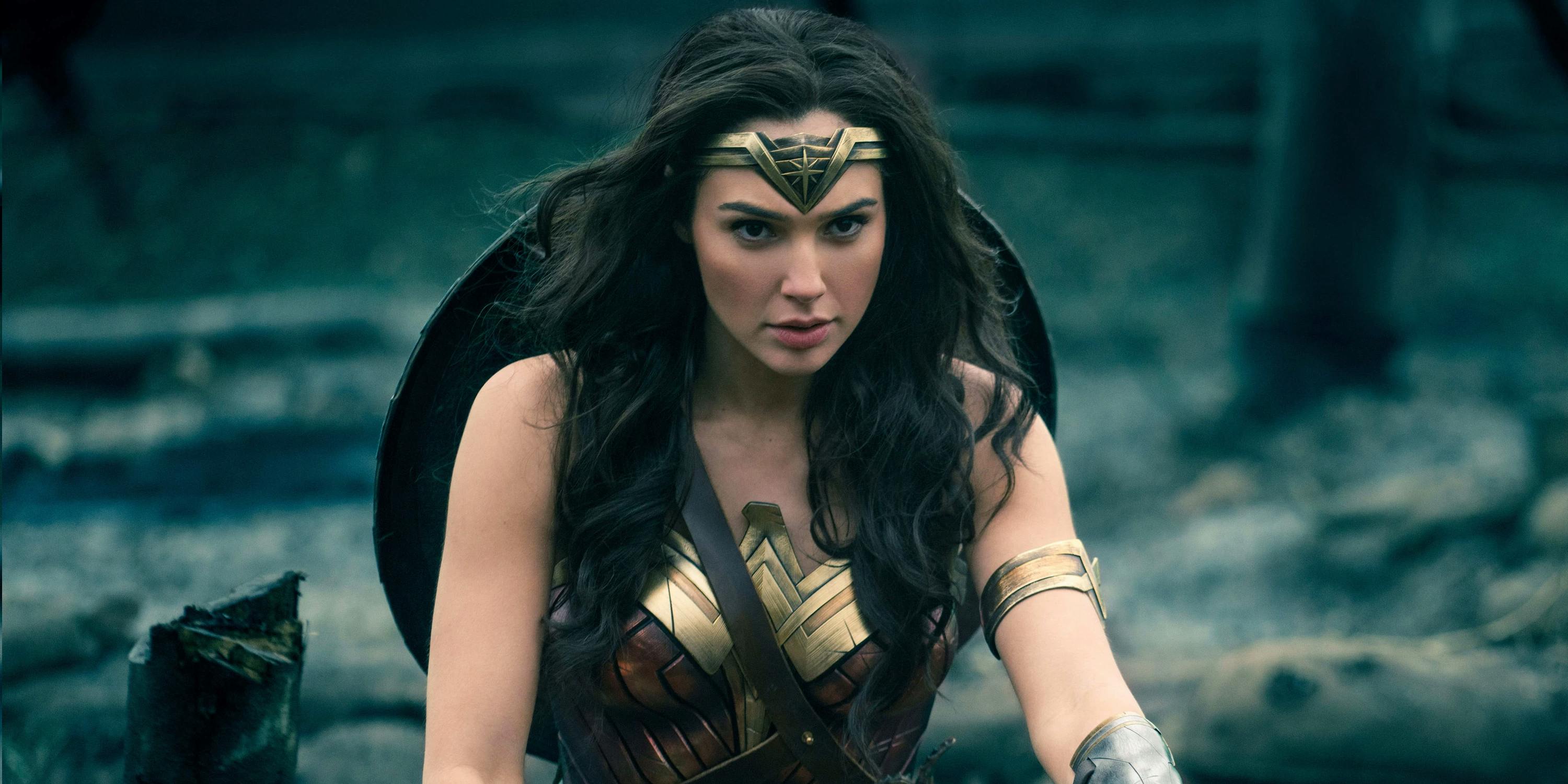 best female superheroes : wonder woman
