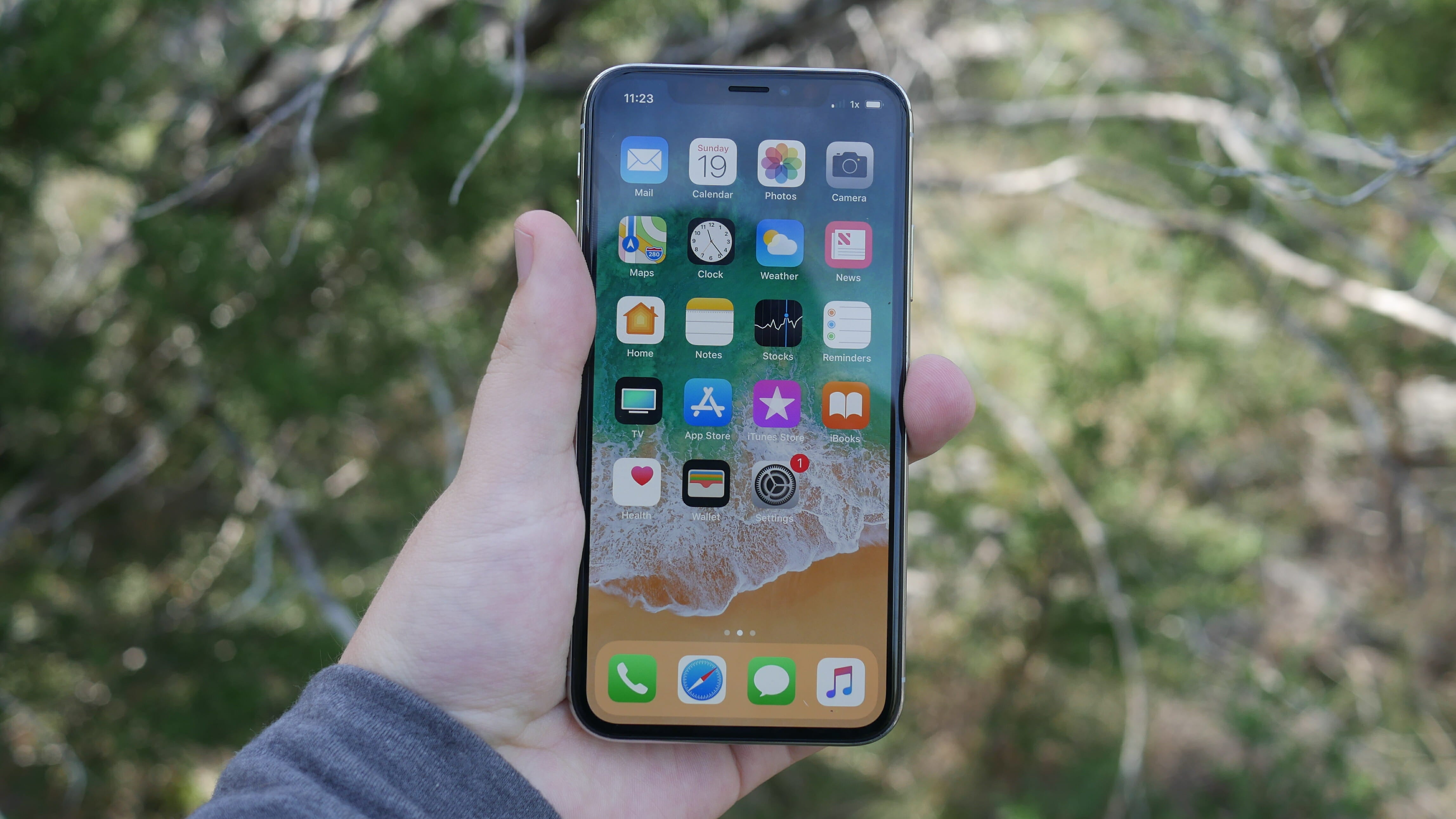 Review The iPhone X Is the First 1,000 Phone—and It's Worth It