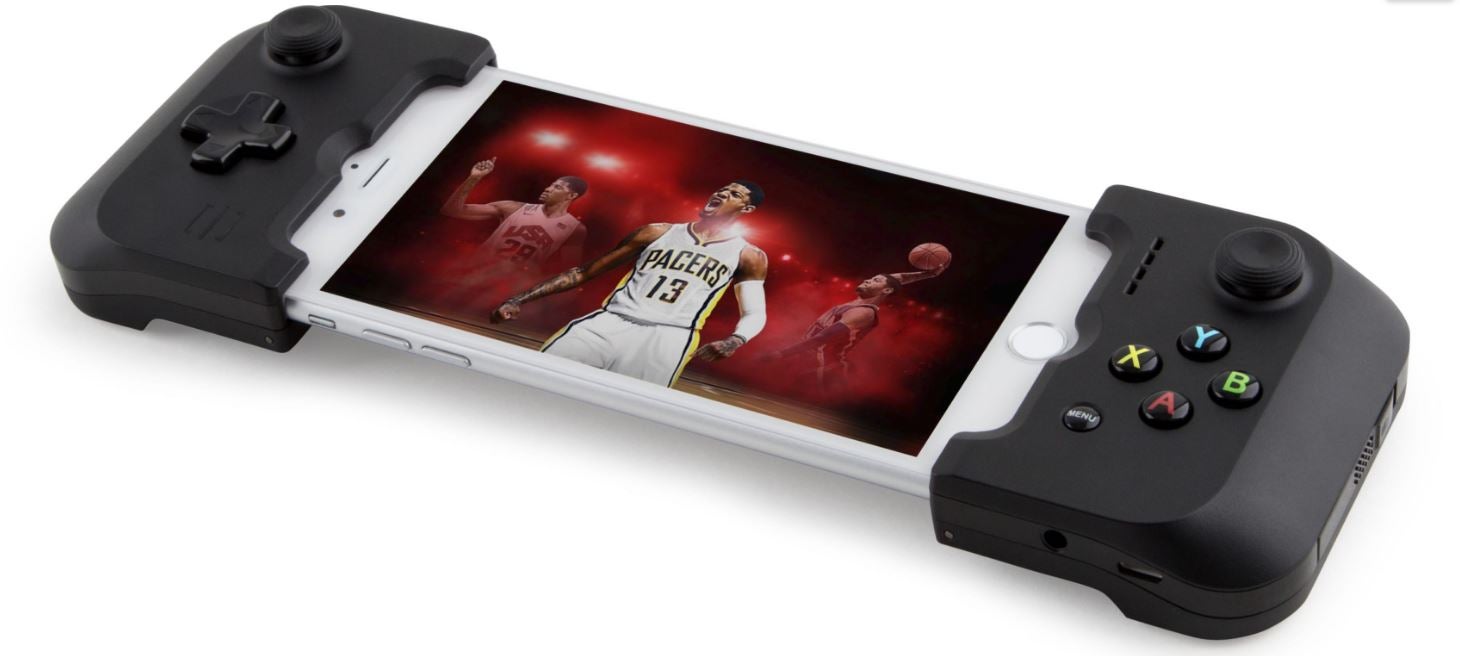 This Controller Attachment Turns an iPhone 7 Into a Portable Gaming Console