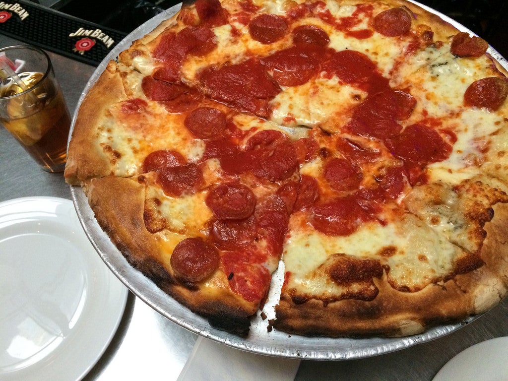 Woman's love for pizza is why the Kiss Cam was invented The Daily Dot