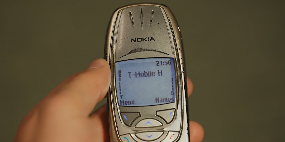 retro cell phone