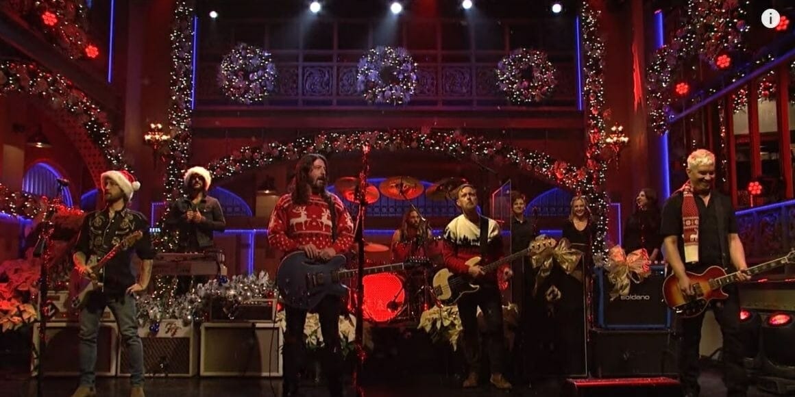 ‘Saturday Night Live’ Foo Fighters Rock Hard With Christmas Song Medley