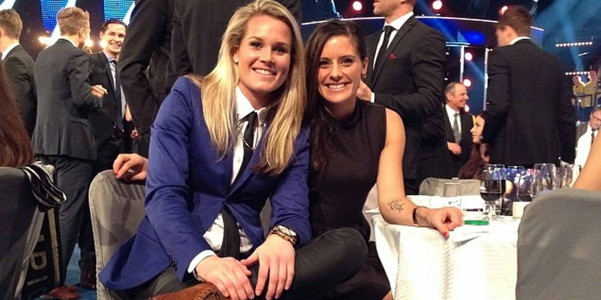 Soccer fans are obsessed with the relationship between Ali Krieger and Ashl...