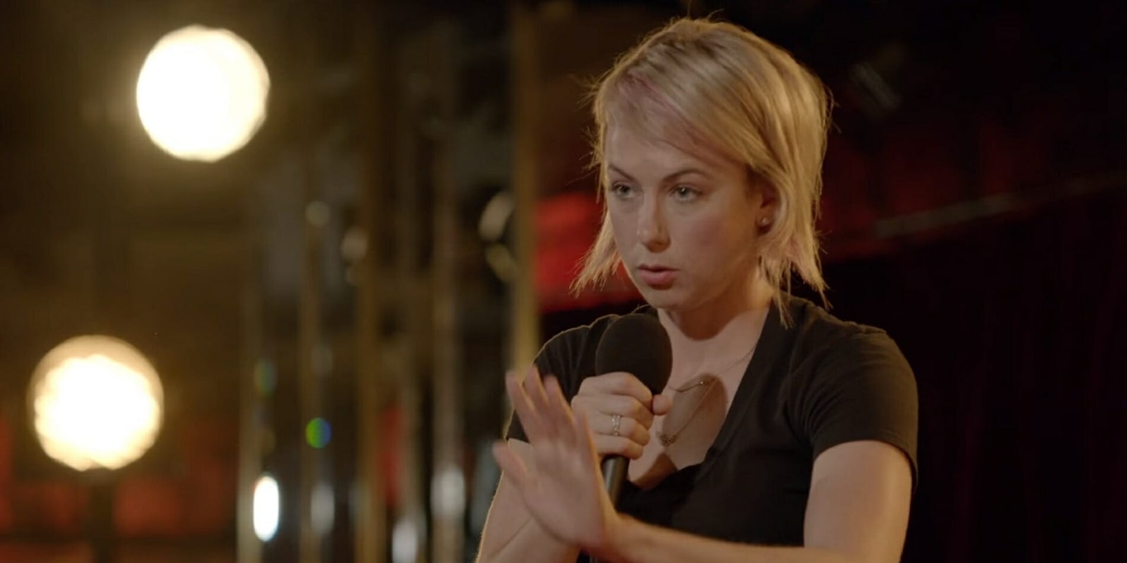 Iliza Shlesiger is facing a lawsuit for her 'Girls' Night In' show.