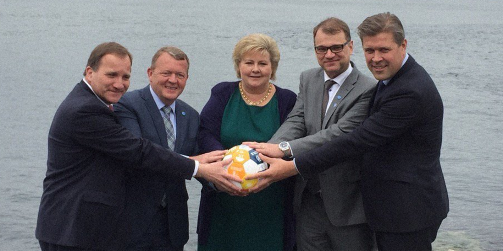 Nordic leaders mock Trumps orb photo