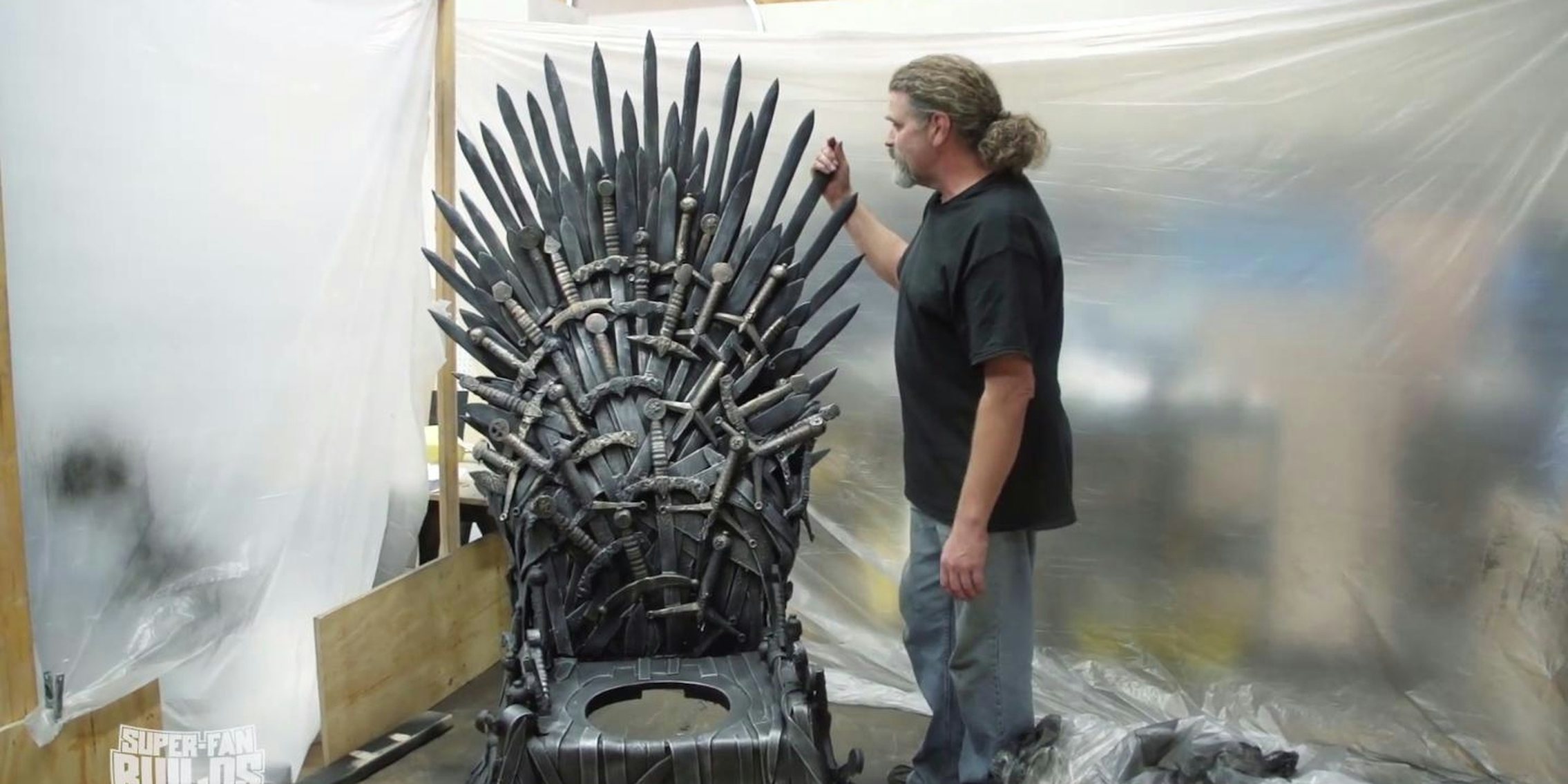 Slip sko Comorama tidevand Someone finally built a 'Game of Thrones'-inspired toilet - The Daily Dot