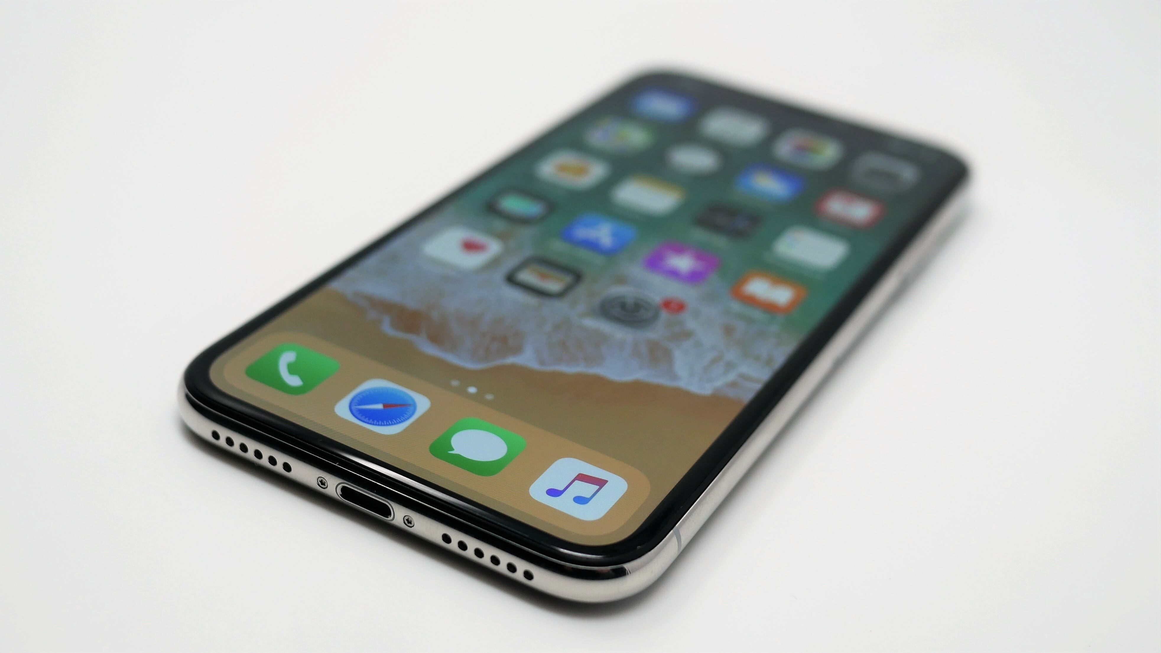Review The iPhone X Is the First 1,000 Phone—and It's Worth It