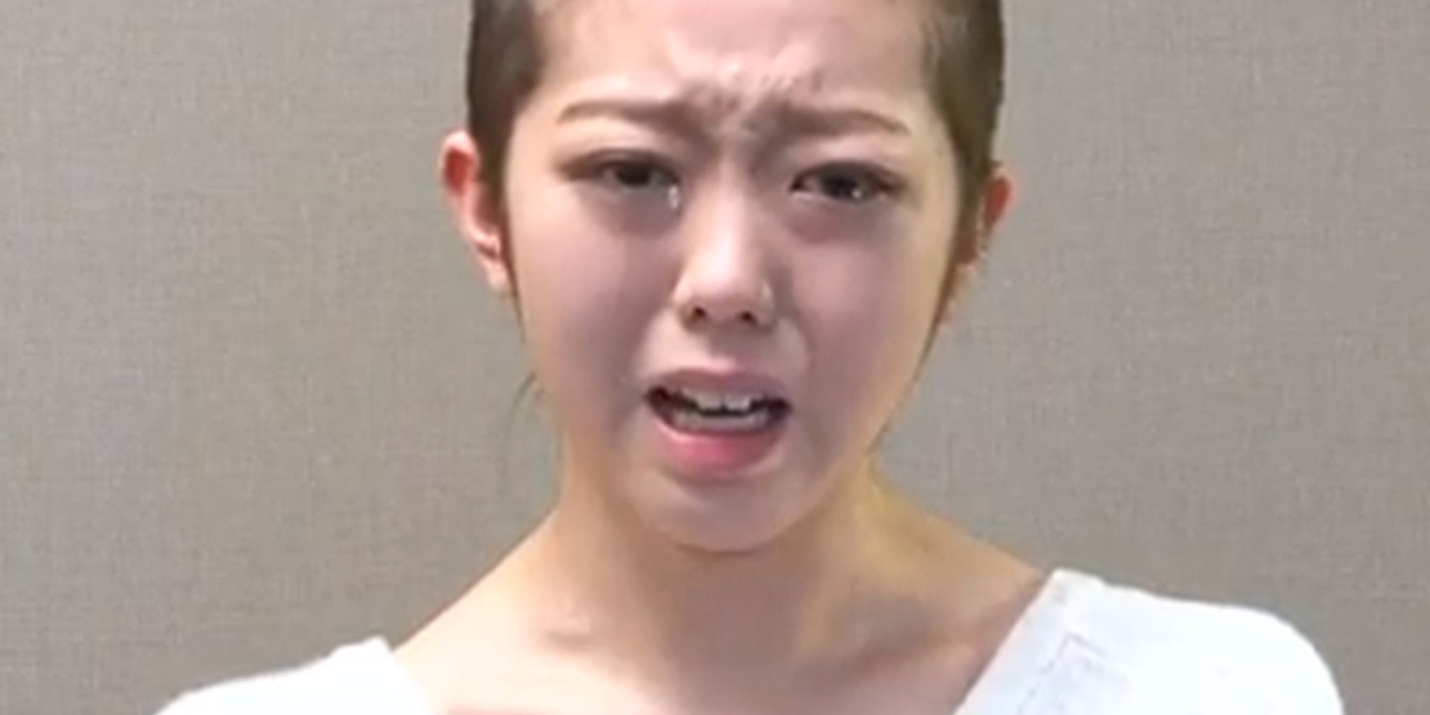 Japanese pop idol shaves head, tearily apologizes for dating The