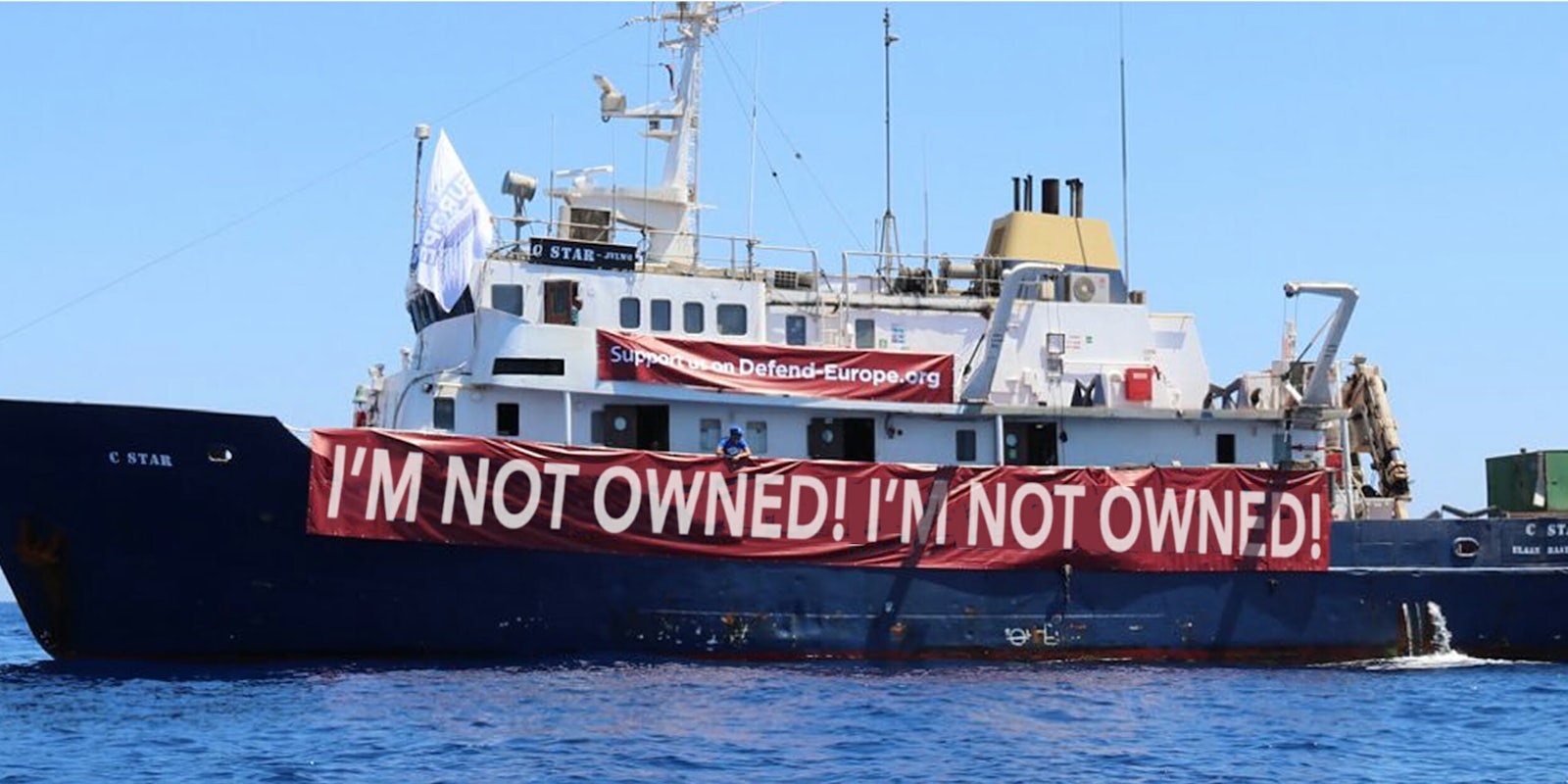 C Star ship with 'I'm not owned! I'm not owned!' banner