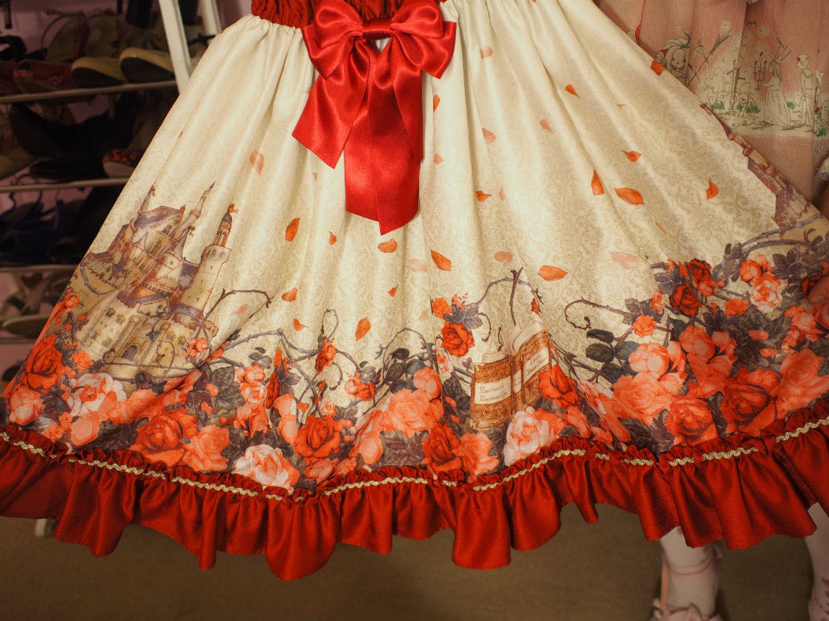 A better look at the details of a Lolita dress