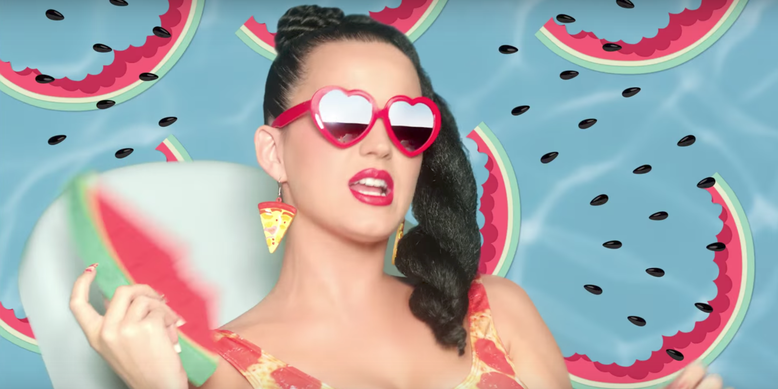 Katy Perry is being slammed on the internet for her bad Obama joke