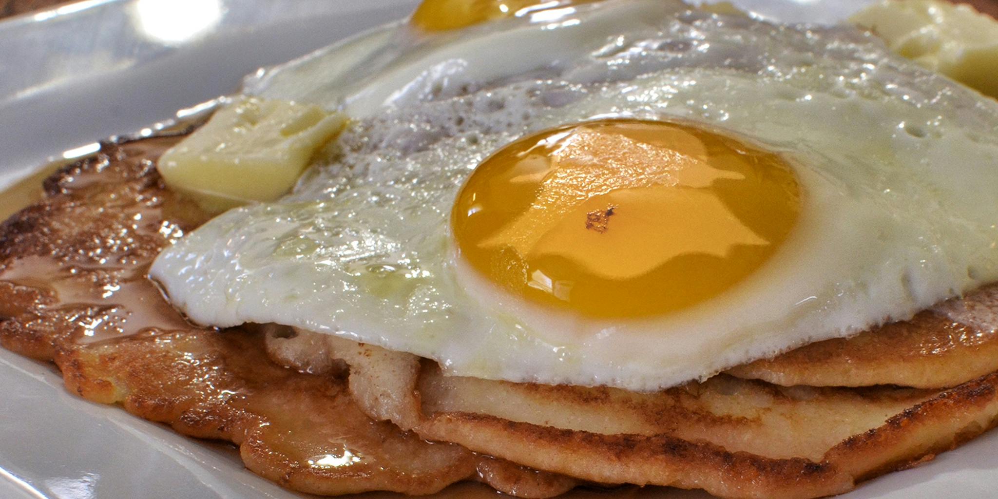 Ютуб брекфест шоу. Ммм завтрак. Панкейки жаренное яйцо и бекон. High Protein Pancakes. Shredded Egg Crepe.