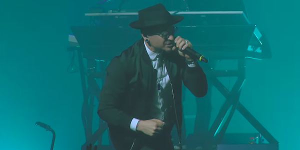 Linkin Park Releases Talking To Myself Video Shortly After Chester Bennington S Death