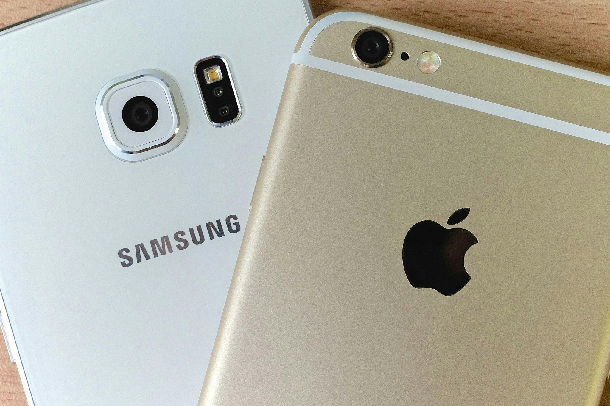 Samsung iphone apple. Аппле и самсунг. Айфон Эппл самсунг. Iphone va Samsung. Apple vs Samsung.