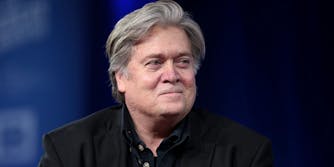 Steve Bannon will leave the far-right website Breitbart, the company announced on Tuesday. The move comes amid growing tension with President Donald Trump.